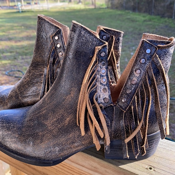 Black distressed Corral booties - Picture 2 of 8